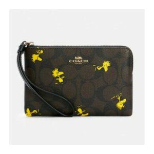 New Coach X Peanuts Corner Zip Wristlet Woodstock Signature Canvas